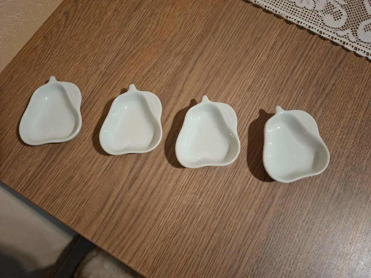 4 peervormige schaaltjes